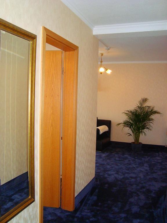 Hotel Zum Goldenen Hirsch Sankt Kilian エクステリア 写真