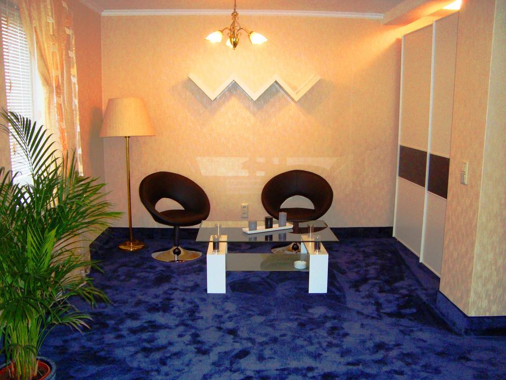 Hotel Zum Goldenen Hirsch Sankt Kilian 部屋 写真