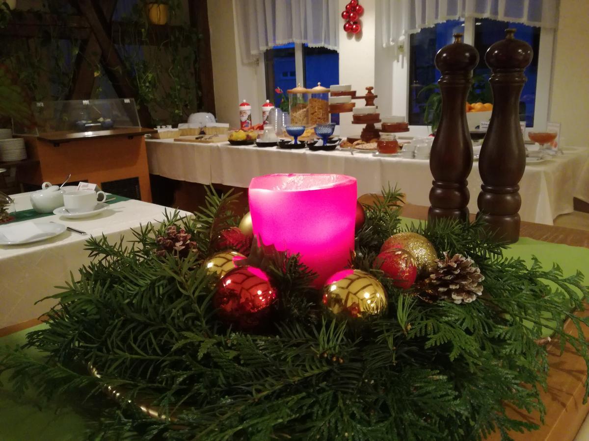 Hotel Zum Goldenen Hirsch Sankt Kilian エクステリア 写真